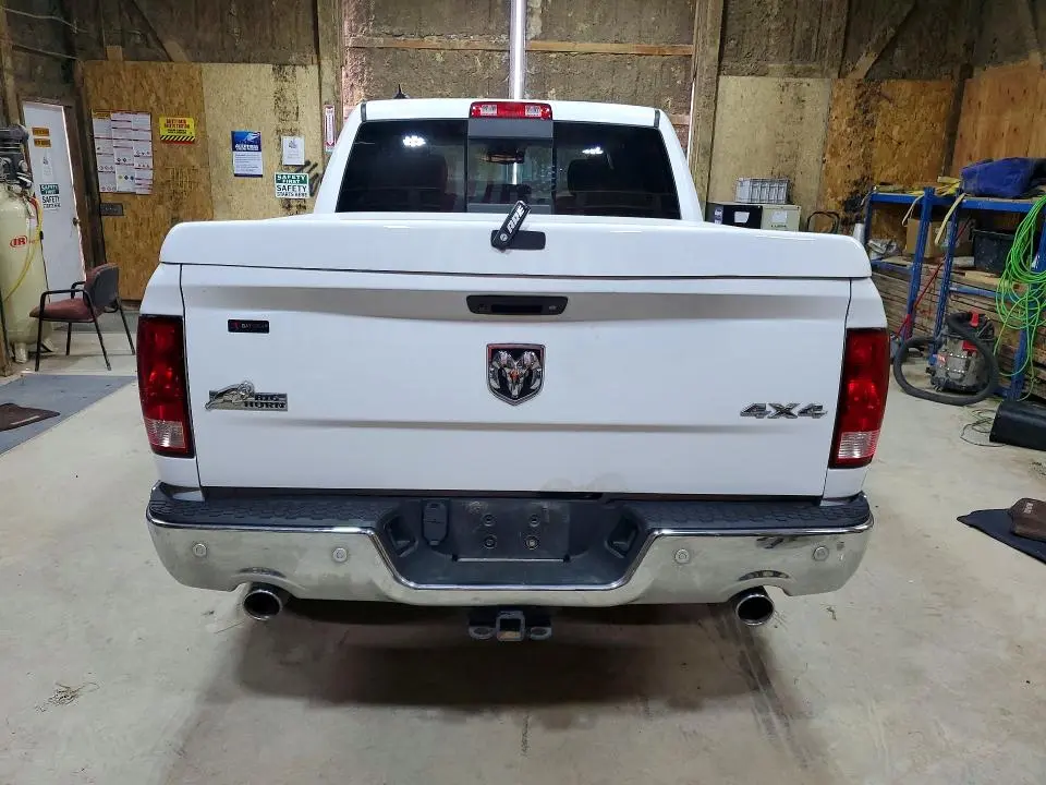 2017 RAM 1500 SLT  