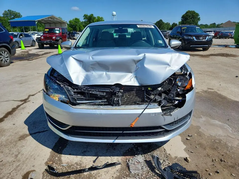 2012 VOLKSWAGEN PASSAT SE  