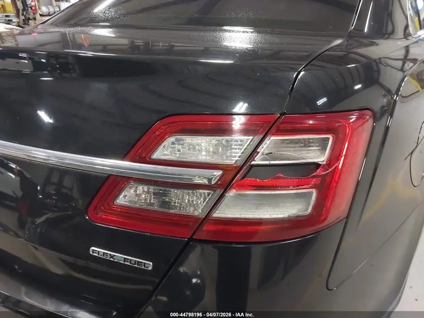 2015 FORD TAURUS SE