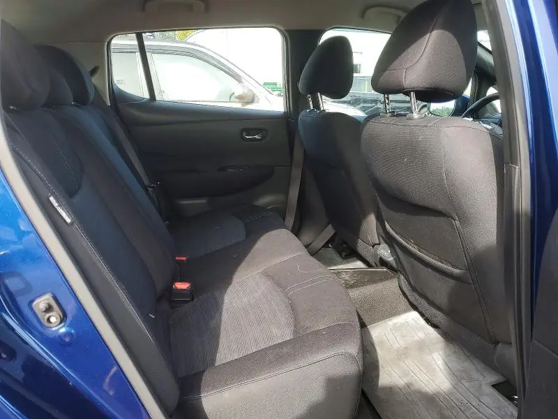 2022 NISSAN LEAF S  