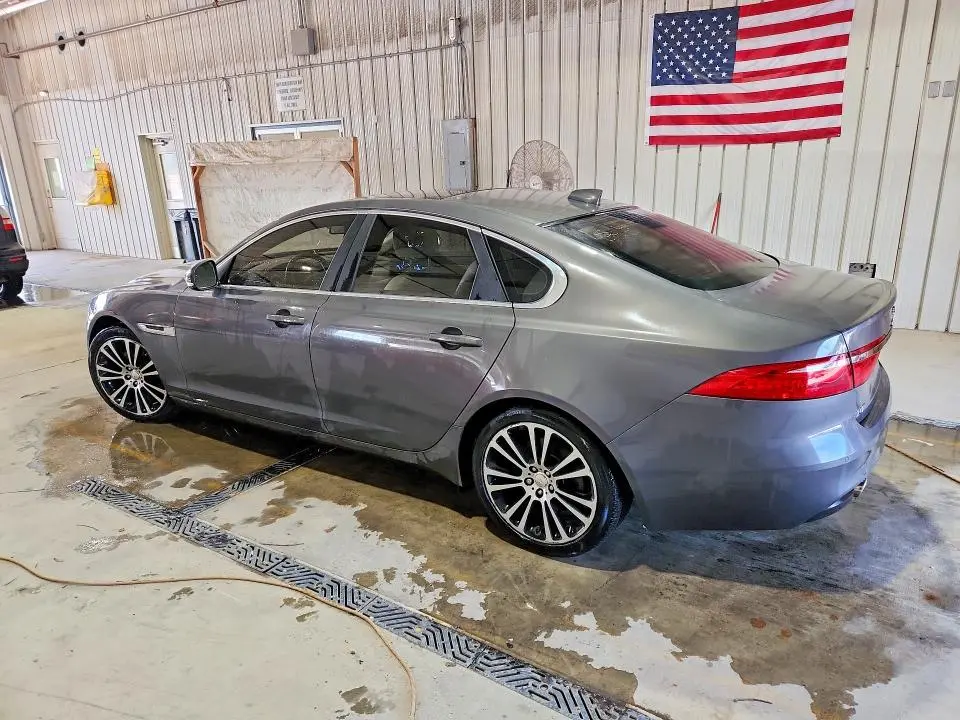 2017 JAGUAR XF PRESTIGE  