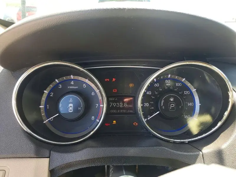 2011 HYUNDAI SONATA GLS  