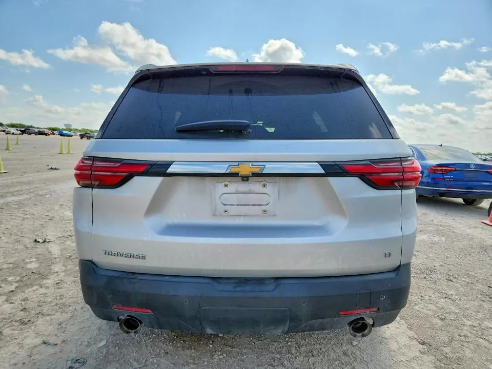 2022 CHEVROLET TRAVERSE LT  
