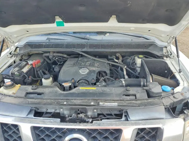 2013 NISSAN TITAN SV  