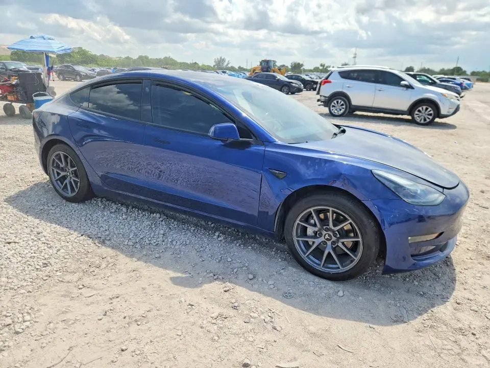 2022 TESLA MODEL 3   