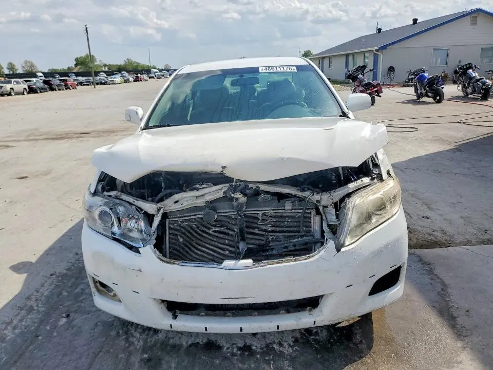 2011 TOYOTA CAMRY LE  