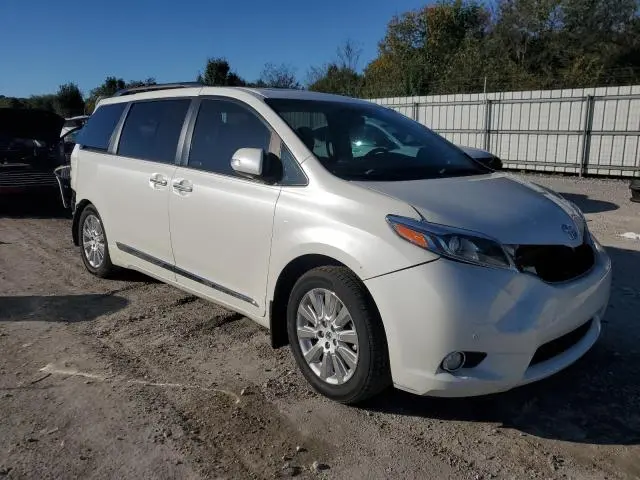 2016 TOYOTA SIENNA XLE  