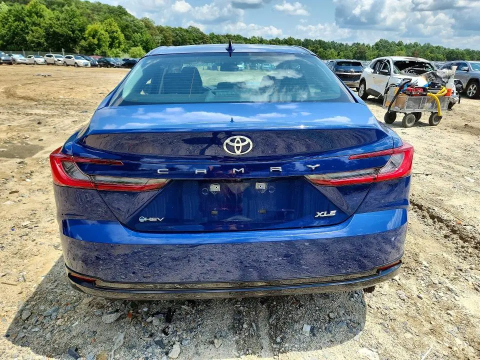 2026 TOYOTA CAMRY XLE  