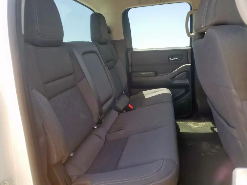 2025 NISSAN FRONTIER S  