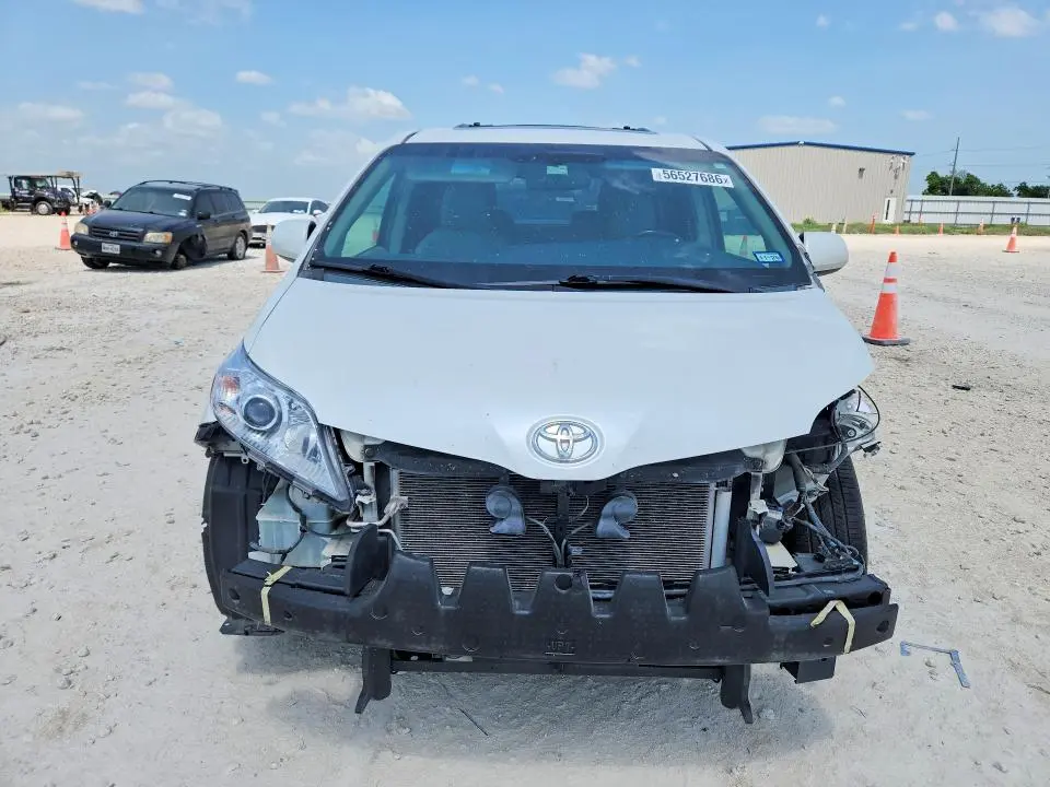 2015 TOYOTA SIENNA XLE 8-PASSENGER  