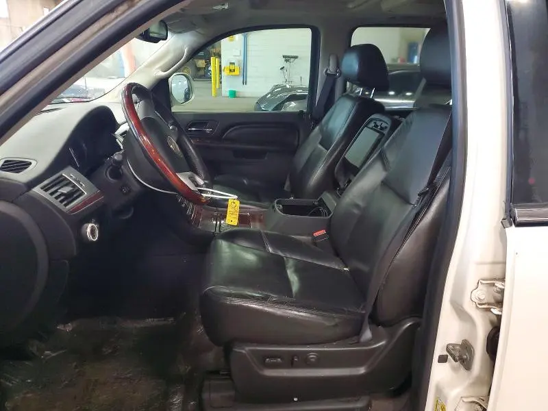 2011 CADILLAC ESCALADE EXT LUXURY  