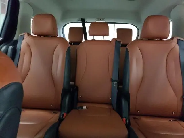 2024 KIA CARNIVAL SX  