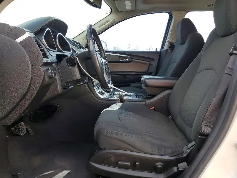 2011 CHEVROLET TRAVERSE LT  