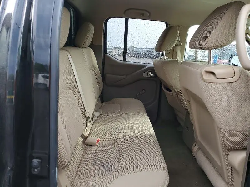 2010 NISSAN FRONTIER SE V6  