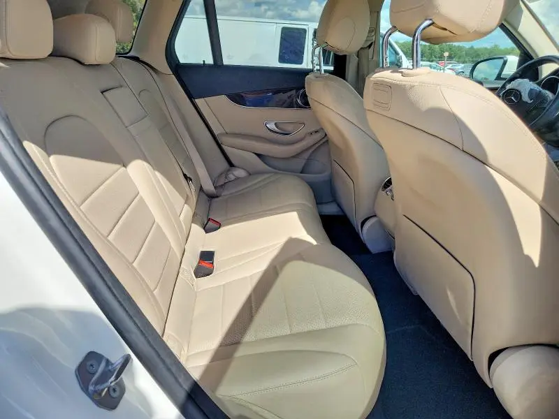2019 MERCEDES-BENZ GLC 300  
