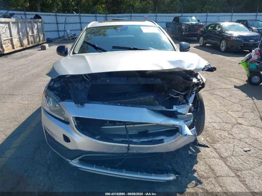 2017 VOLVO V60 CROSS COUNTRY T5