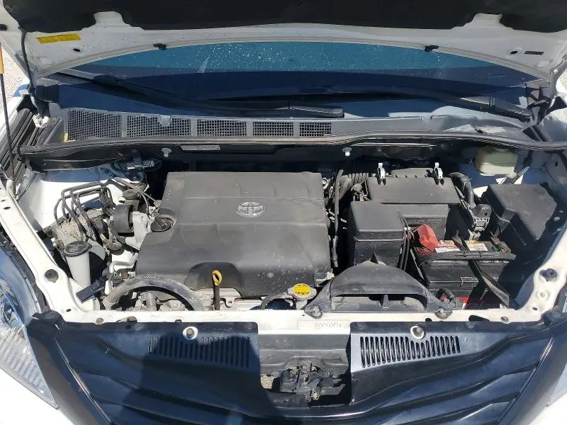 2015 TOYOTA SIENNA L 7-PASSENGER  