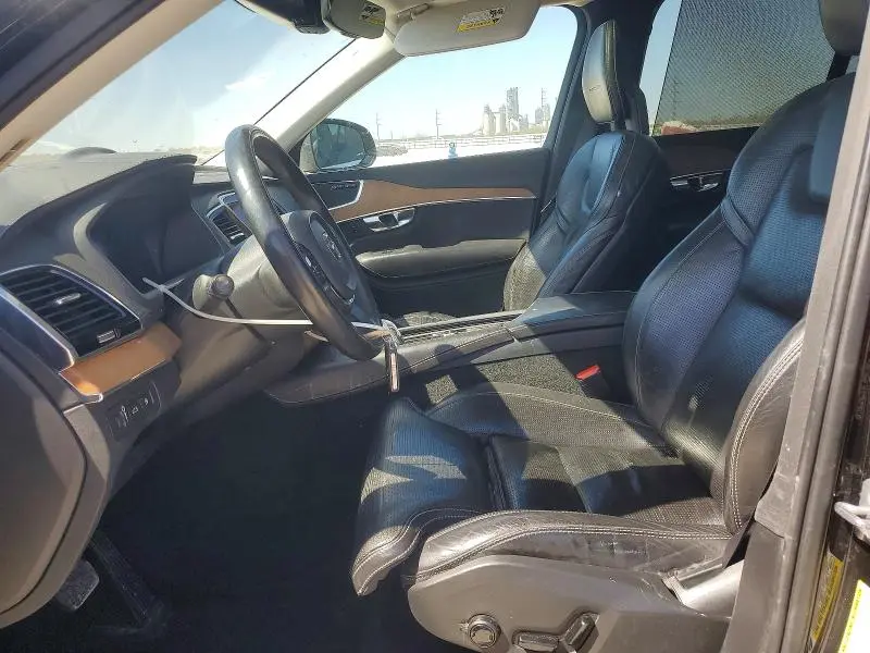 2016 VOLVO XC90 T8  