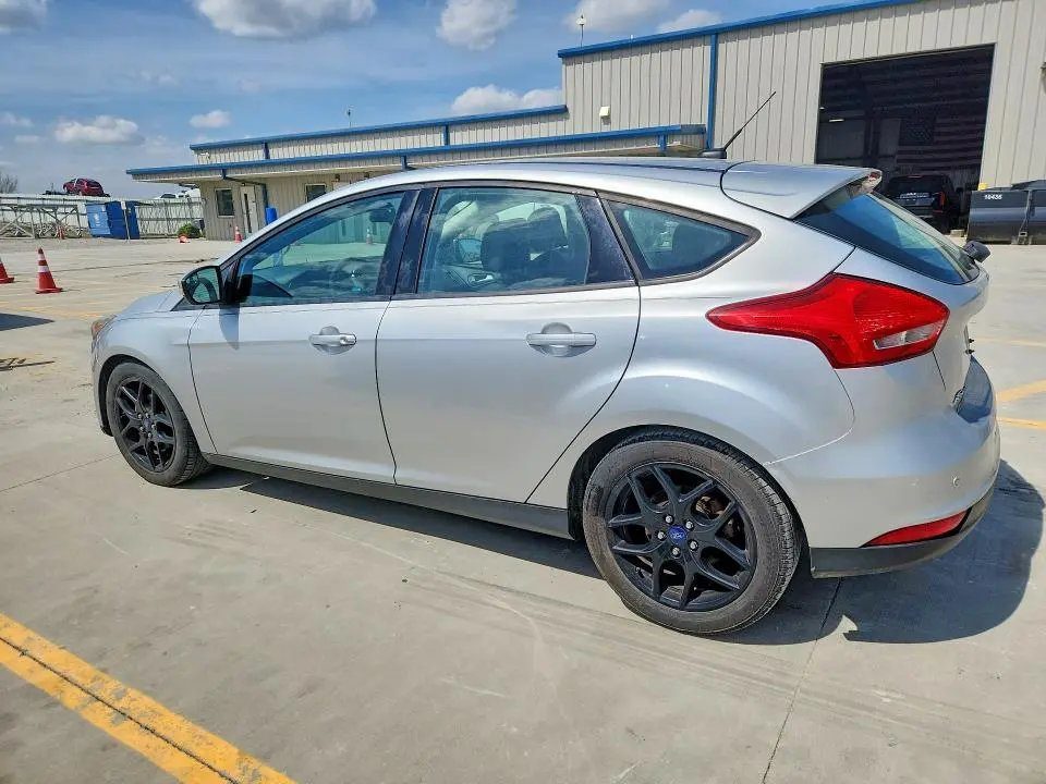 2016 FORD FOCUS SE  