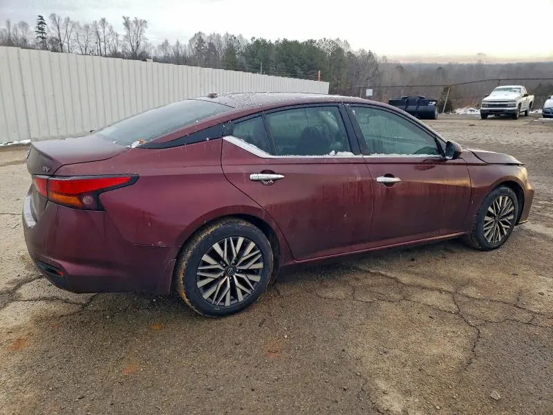 2023 NISSAN ALTIMA SV  