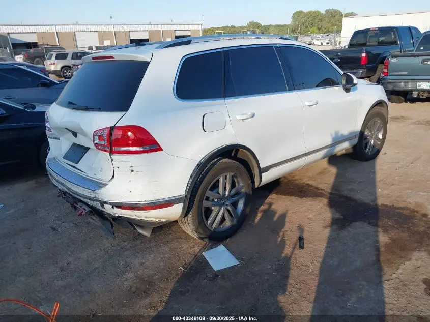 2015 VOLKSWAGEN TOUAREG V6 LUX