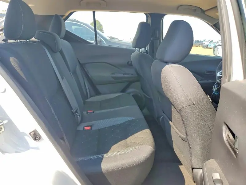 2019 NISSAN KICKS S  