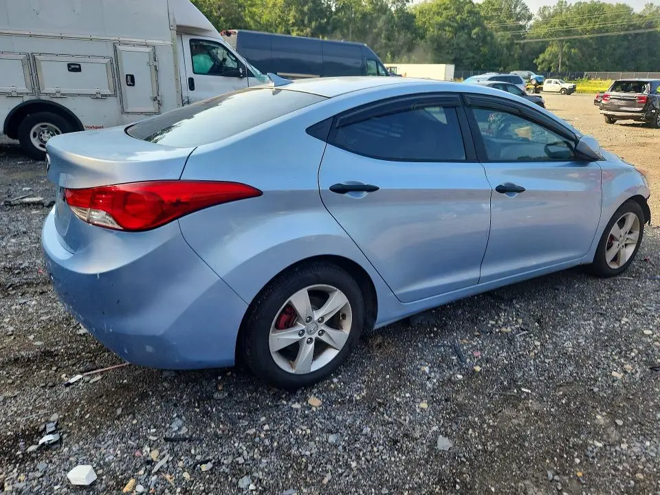 2012 HYUNDAI ELANTRA GLS  