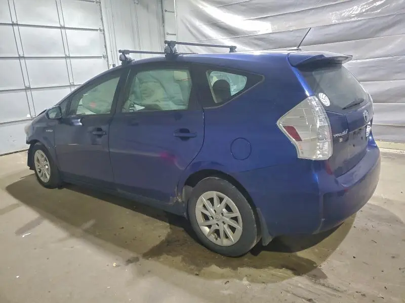 2013 TOYOTA PRIUS V   