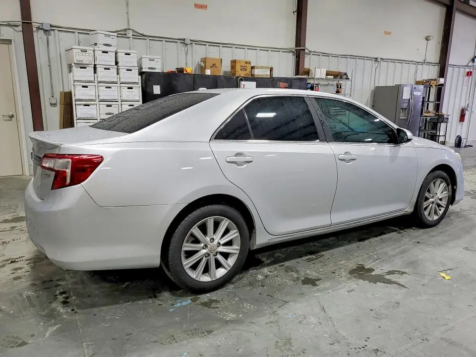 2012 TOYOTA CAMRY XLE  