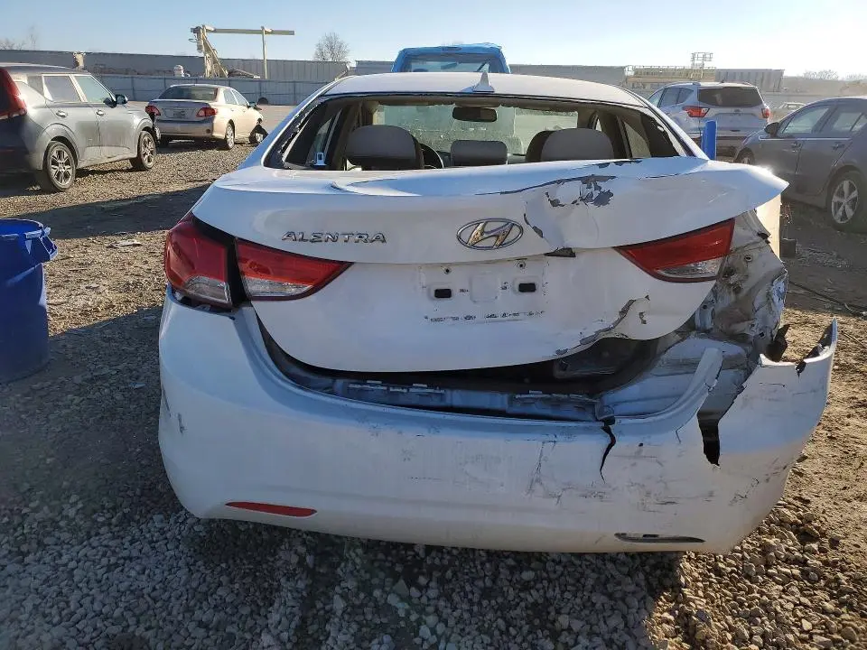 2013 HYUNDAI ELANTRA GLS  