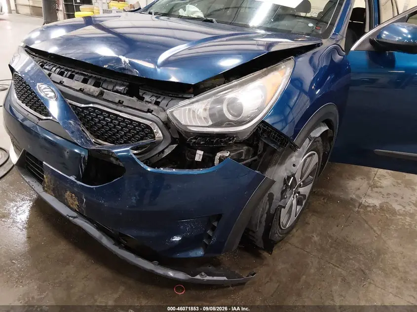 2017 KIA NIRO LX