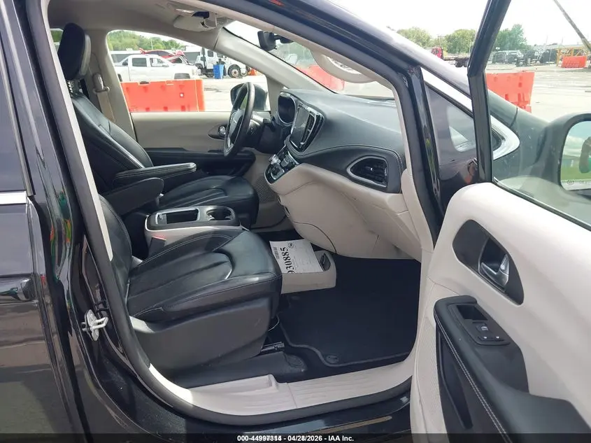 2023 CHRYSLER PACIFICA HYBRID TOURING L
