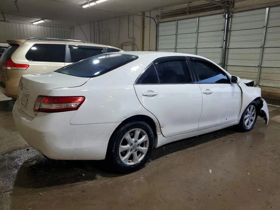 2011 TOYOTA CAMRY LE  
