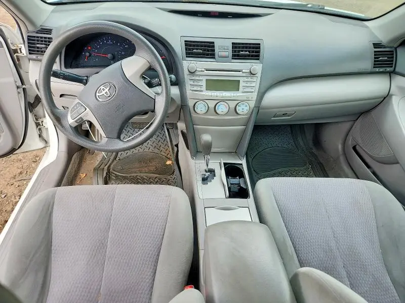 2011 TOYOTA CAMRY LE  