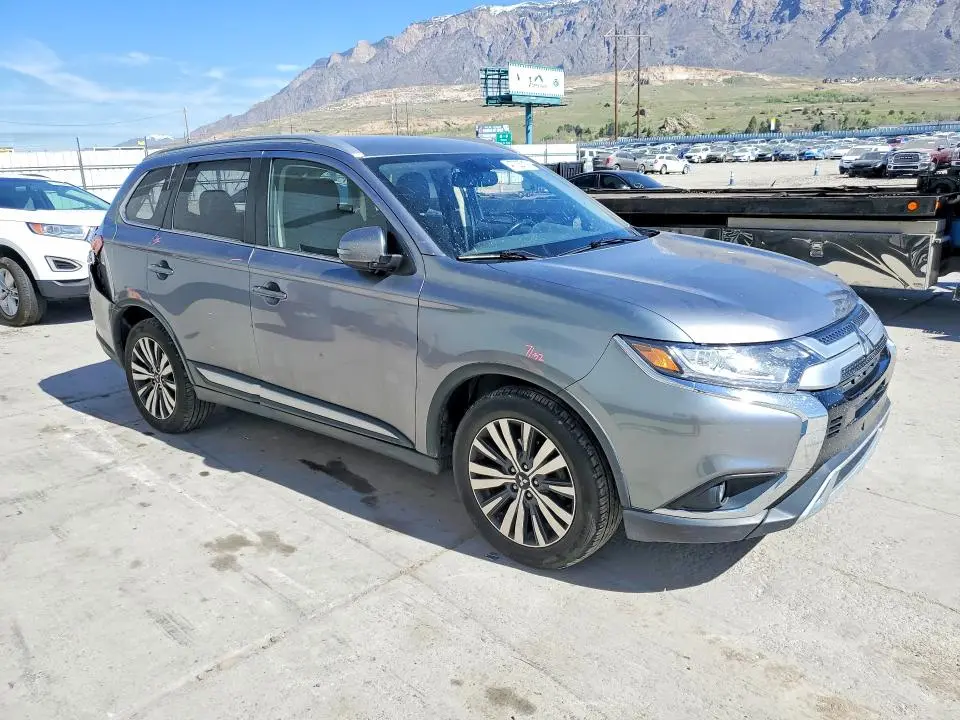 2019 MITSUBISHI OUTLANDER SE  