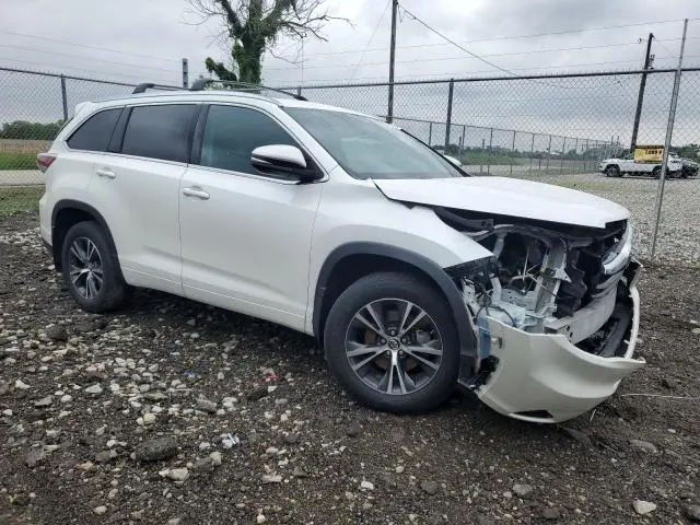 2016 TOYOTA HIGHLANDER XLE  