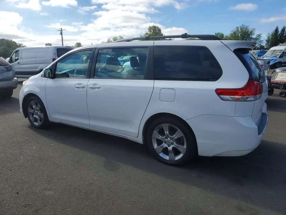 2012 TOYOTA SIENNA LE  