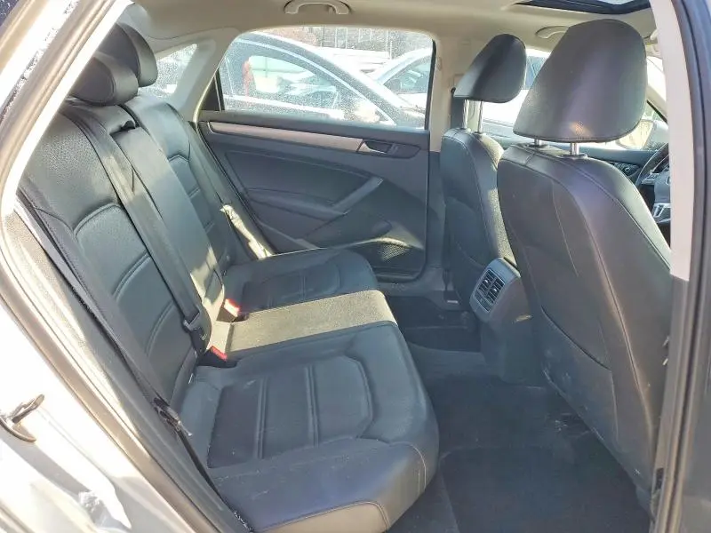 2014 VOLKSWAGEN PASSAT SE  