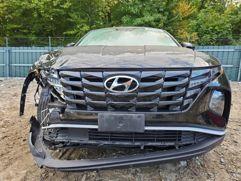 2022 HYUNDAI TUCSON SE  