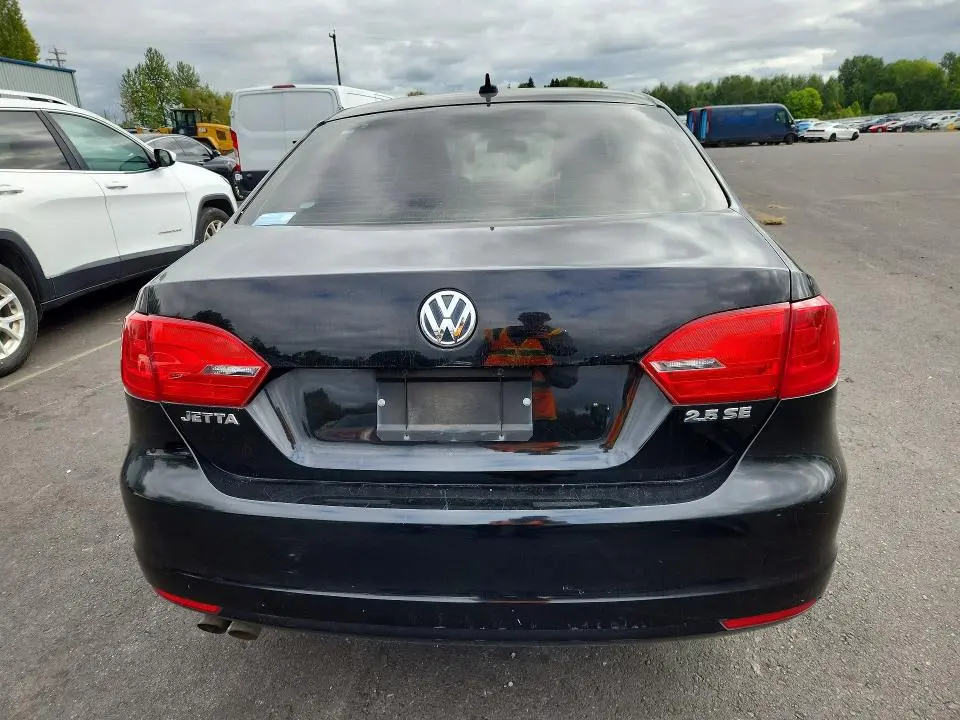 2013 VOLKSWAGEN JETTA SE  
