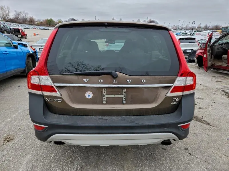 2015 VOLVO XC70 T6 PREMIER+  