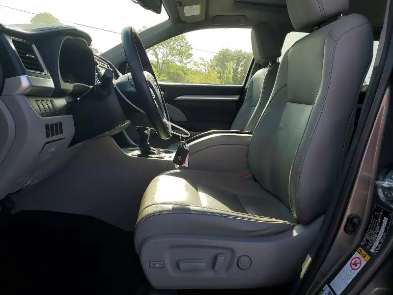 2016 TOYOTA HIGHLANDER XLE  