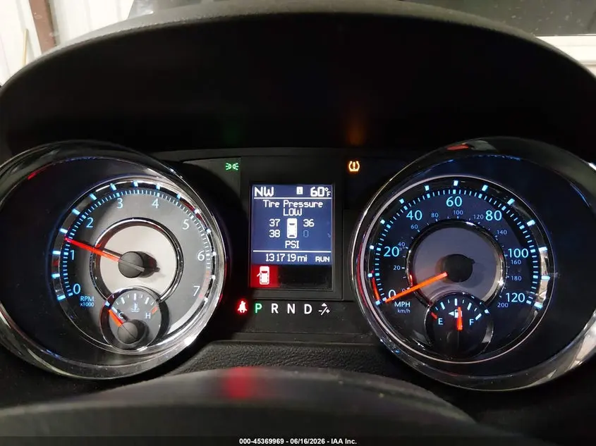 2011 CHRYSLER TOWN & COUNTRY TOURING