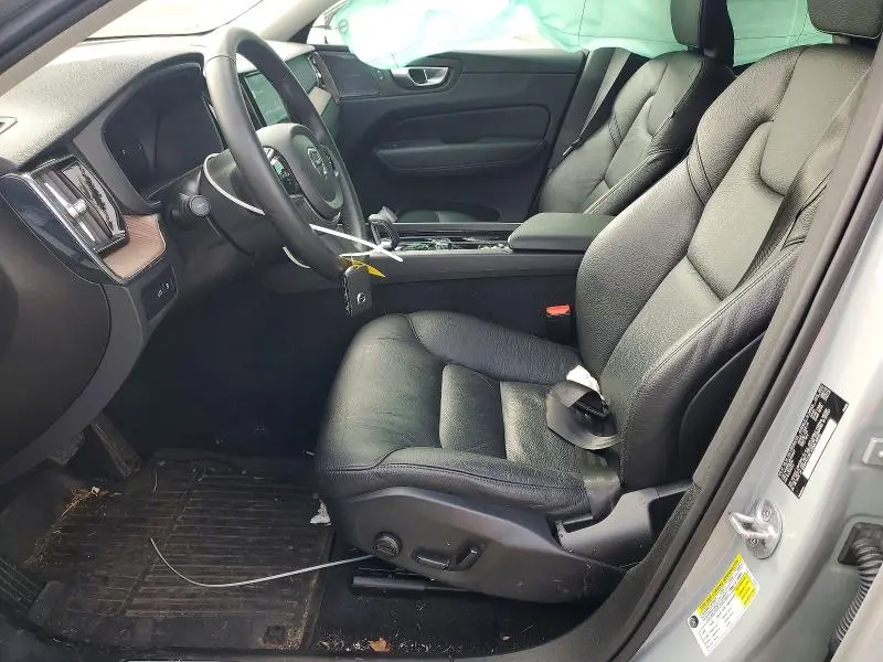 2024 VOLVO XC60 PLUS  