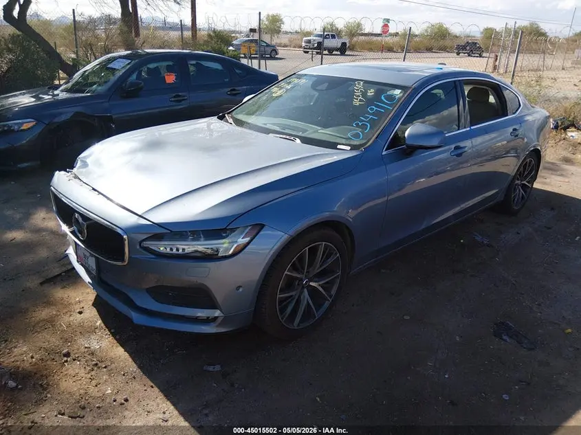 2018 VOLVO S90 T5 MOMENTUM