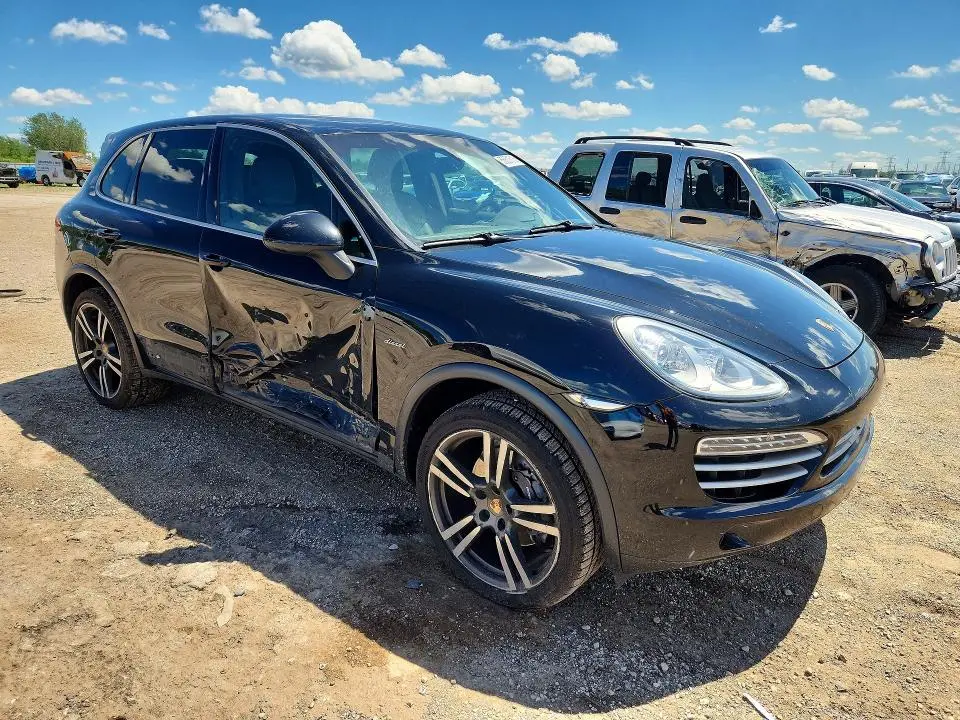 2014 PORSCHE CAYENNE   