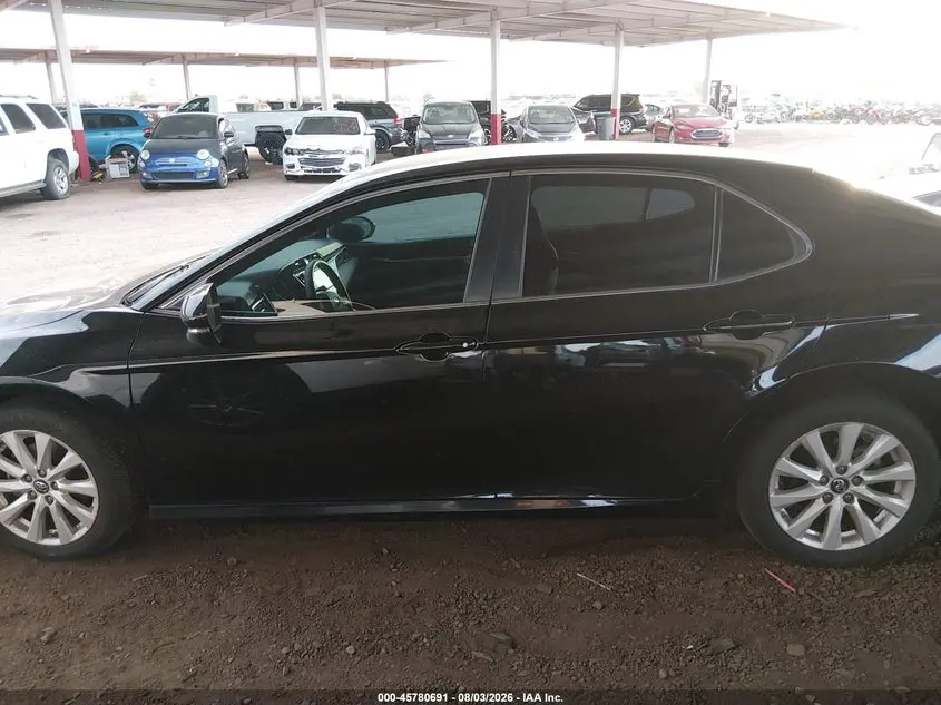 2018 TOYOTA CAMRY LE