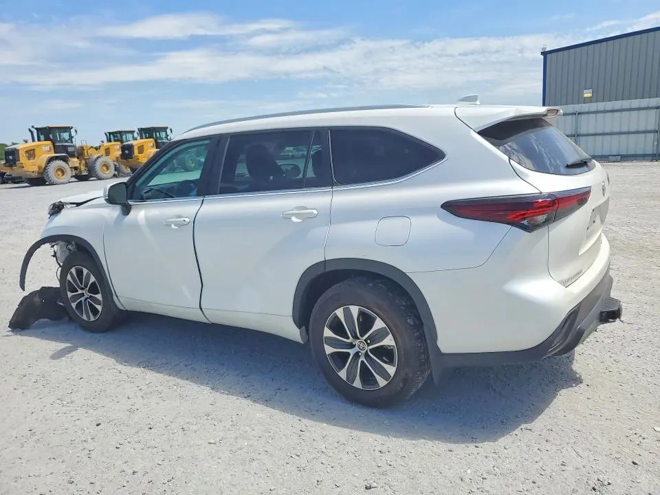 2024 TOYOTA HIGHLANDER XLE  
