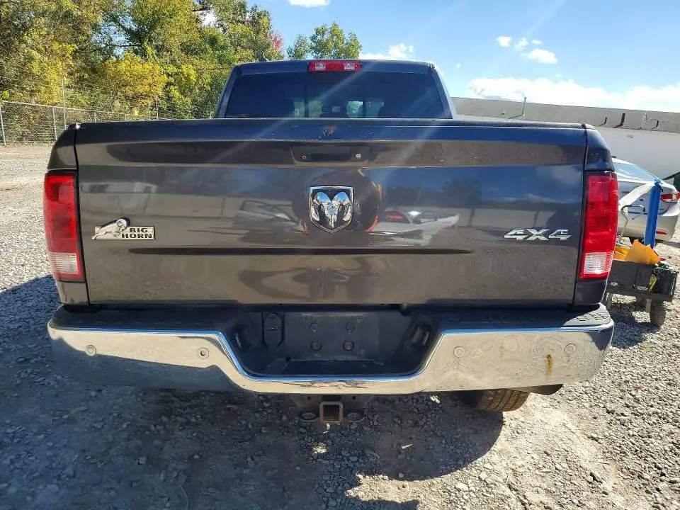 2018 RAM 1500 SLT  