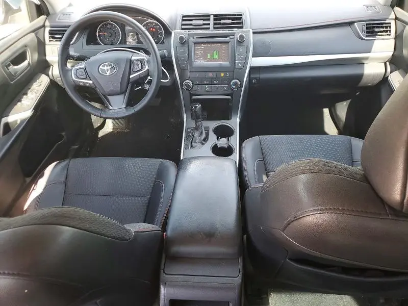 2015 TOYOTA CAMRY SE  